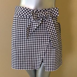 CROWN & IVY | Hello Spring Harbor Navy / White Skort